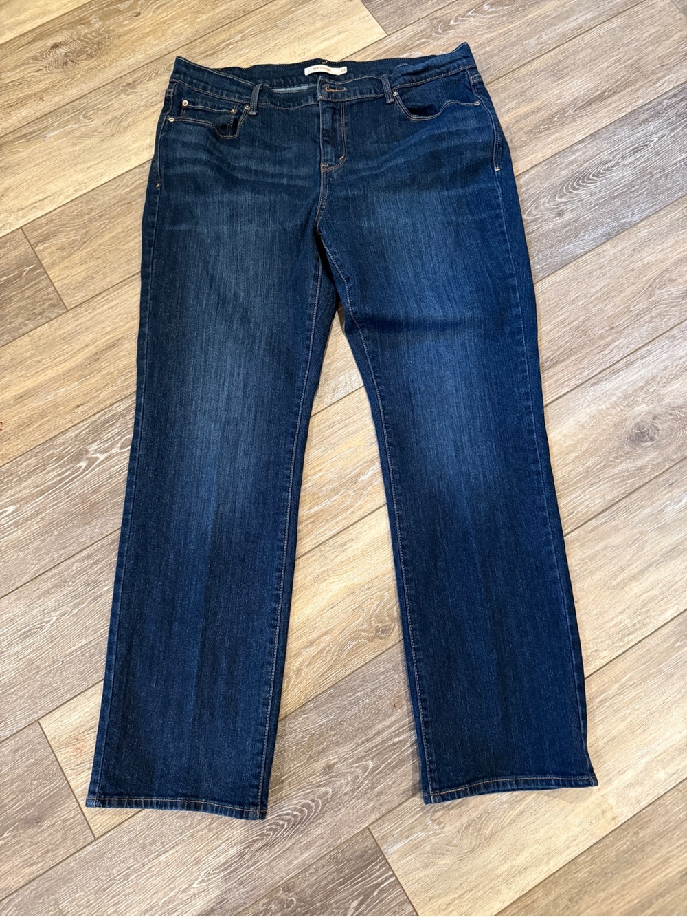 Levi's Dark Indigo Jeans with Light Gray Pocketing